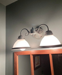 Listed till this Sunday only !! Bathroom light fixture 