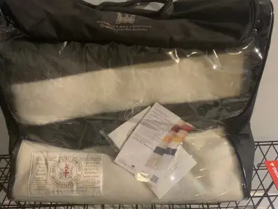 Hudson Bay Blanket Twin Size, View more