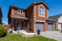 Beautiful All-Brick Detached Home In South Barrie! 