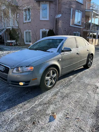 Audi A4 3.2 2006 en bon état 190 000 kilometres. Frein changé en 2025 ainsi que la pompe à essence....
