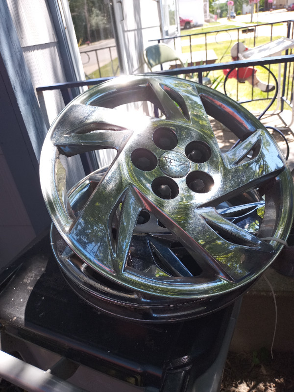 PONTIAC  WHEEL  COVERS in Other Parts & Accessories in Sarnia