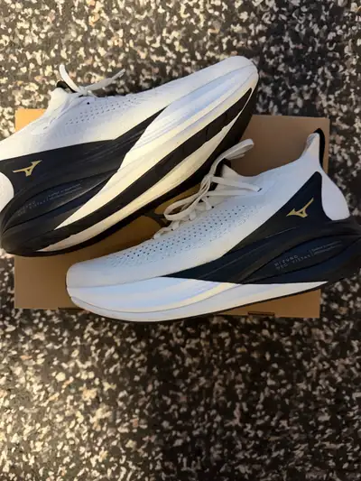 Mizuno Neo Vista 2, View more