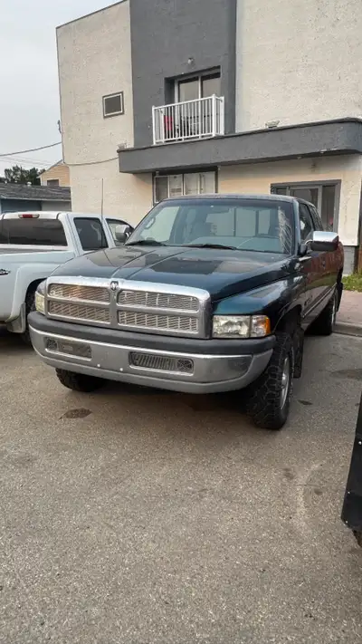 Selling a 1997 Dodge Ram 1500 2nd Gen with the 5.9L V8. Runs and drives good. Transmission is rebuil...