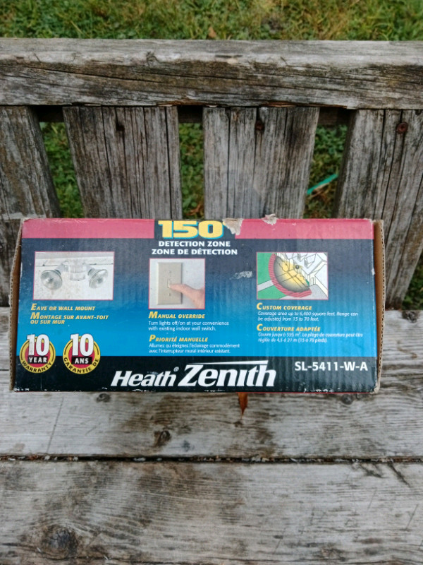 New Zenith Motion Sensor Security Light, Bulbs Not Included in Electrical in Oshawa / Durham Region - Image 2