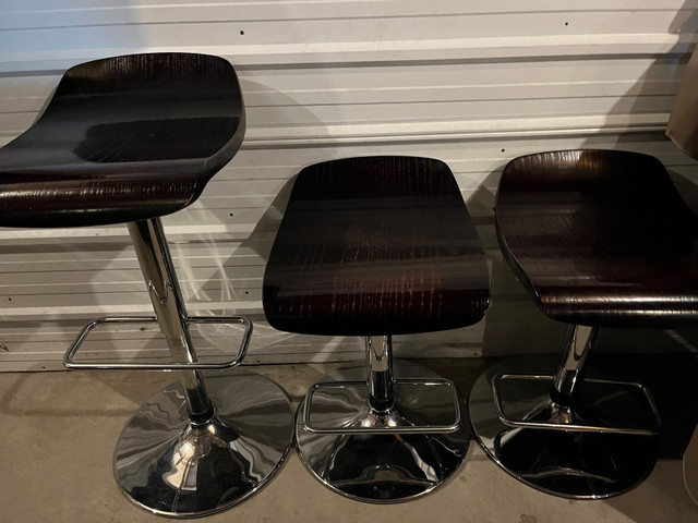 Molded wood modern kitchen stools in Chairs & Recliners in Winnipeg - Image 3