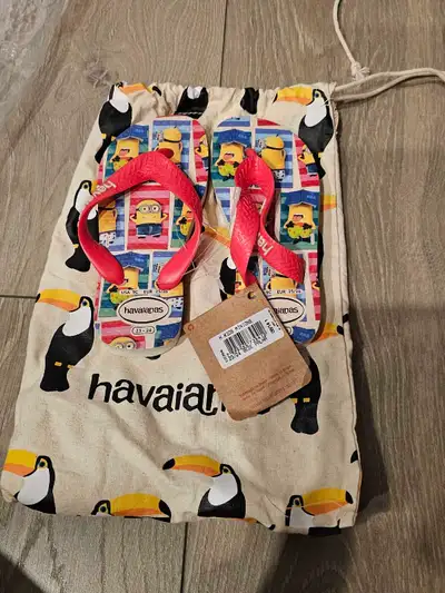 Brand new with tags still attached. Comes with dust bag. Size: US 9C / EUR 25/26