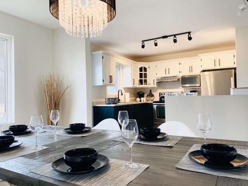 Spacious Fully Furnished 3 bedroom house Short Term Rentals Moncton