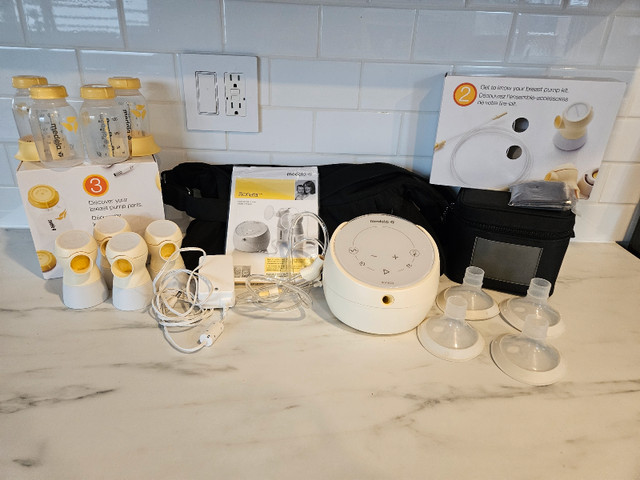 Medela Sonata Double Breast Pump in Feeding & High Chairs in Woodstock