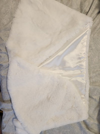 White Shawls - Faux Fur (NEW)