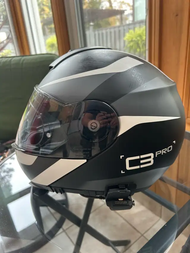 Schuberth C3 Pro Modular Helmet (L) in Motorcycle Parts & Accessories in Mississauga / Peel Region - Image 3