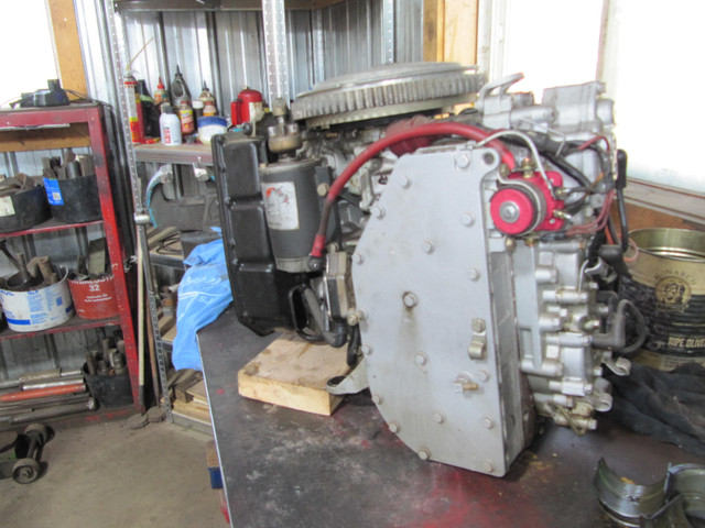1981 70 hp Evinrude outboard motor in Other in Thunder Bay - Image 4
