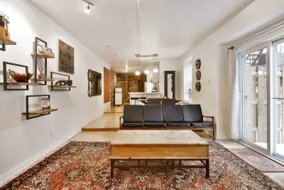 Superbe appartement à louer, beaucoup de cachet, tout meublé (ou non); inclus 5+1 électros, télévise...