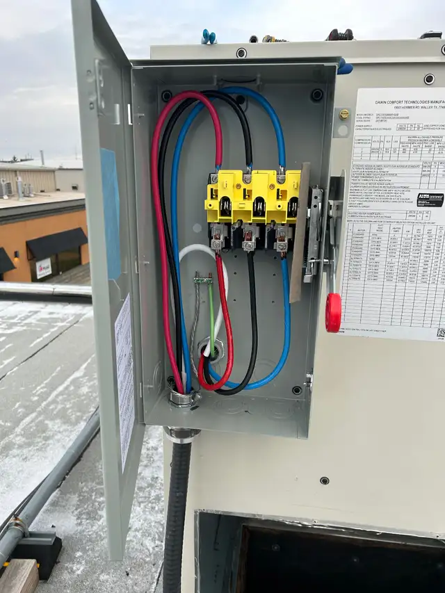 Service/maintenance electrician426574200775659527