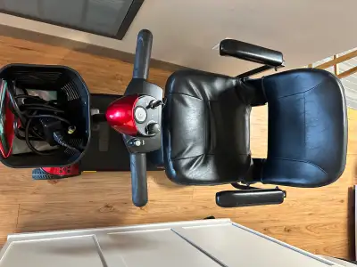 Pride Go-Go Mobility Scooter 10/10 first 850 cash takes it, View more