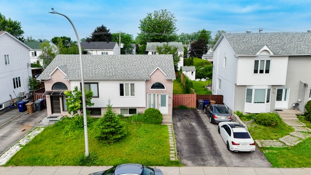 Semi-Detached Home — photo 3