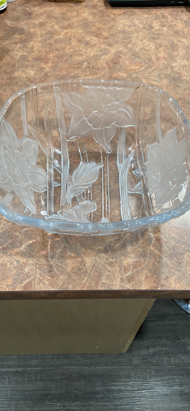 Brand New Vintage Froste Glass Bowl in Other in Mississauga / Peel Region - Image 2