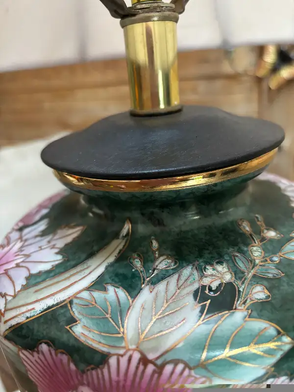 Vintage 80’s Porcelain Qing dynasty vase style lamp in Indoor Lighting & Fans in City of Toronto - Image 5