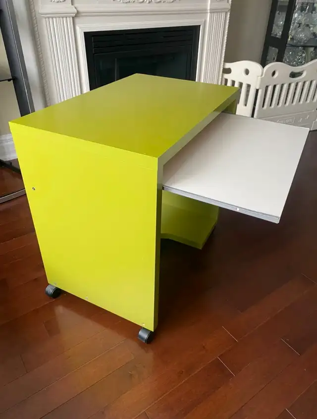 Lime green rolling desk with pull-out keyboard tray in Desks in City of Toronto - Image 4