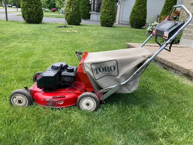 Tondeuse Toro in Lawnmowers & Leaf Blowers in Longueuil / South Shore - Image 2