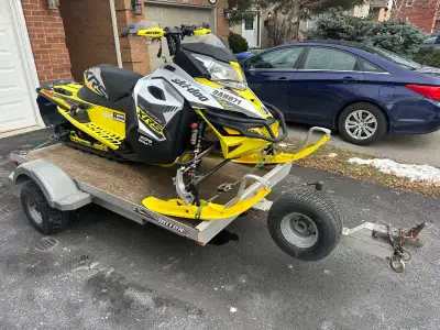 2016 Skidoo Renegade Xrs 800 137 track 7331 miles Heated grips, electric start, heated visor plug, r...