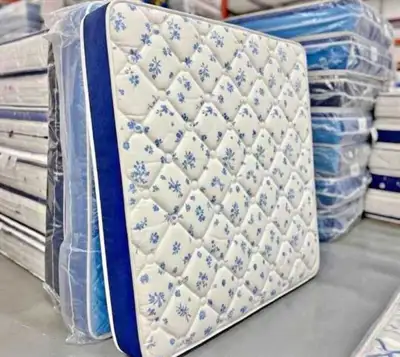 This mattress is a full-size mattress with a floral pattern. It is in good condition, perfect for a...