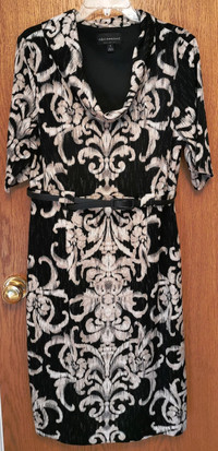 Connected Apparel Patterned Black and Beige Dress
