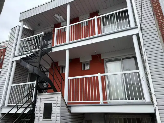 Near metro D’iberville 31/2 apartment for rent