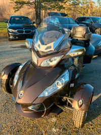 2012 Can-Am Spyder Limited with Can-Am 622 Trailer