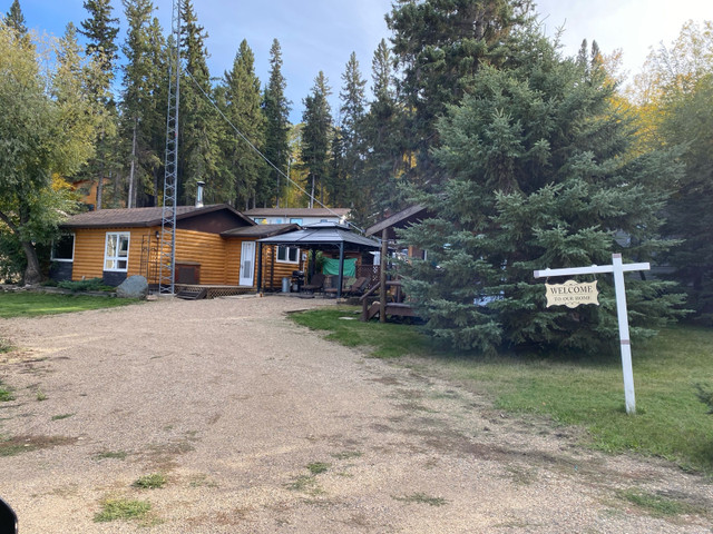 Beautiful Barrier Lake Cabin on a titled lot  in Houses for Sale in Saskatoon - Image 4