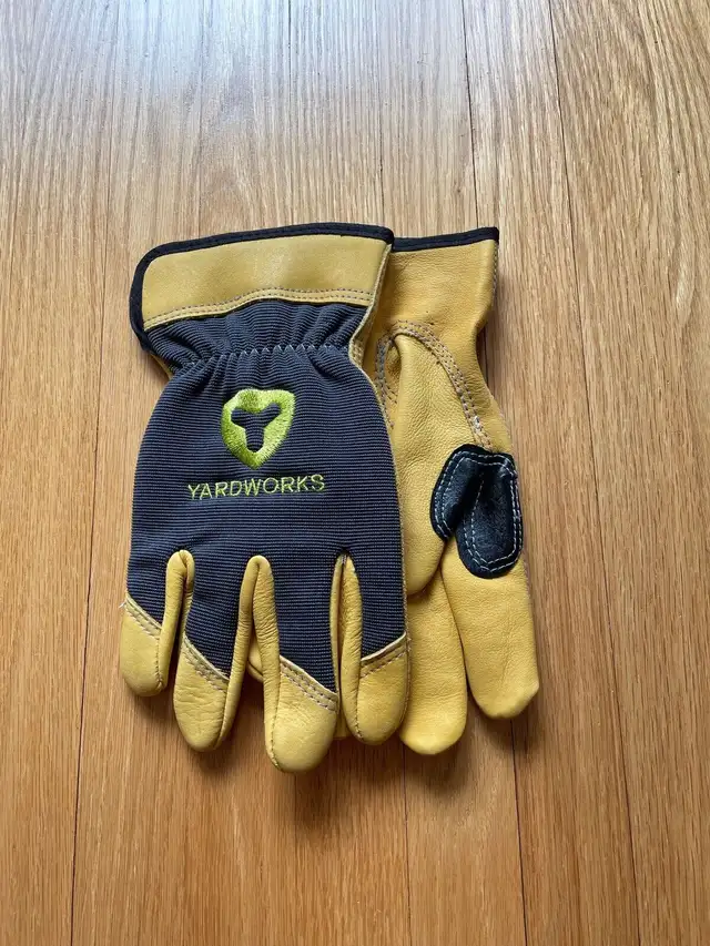Gloves, outdoor Yardworks, gardening  in Other in City of Toronto - Image 4
