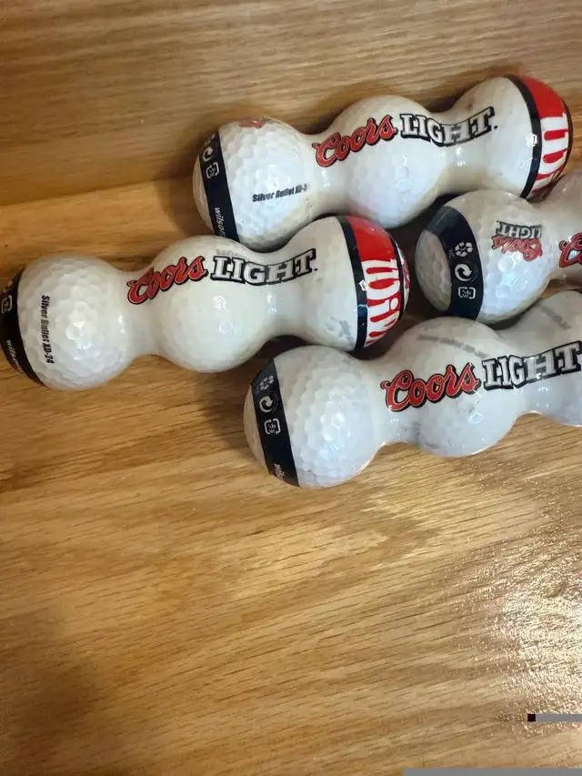 Coors Light Silver Bullet Pack of 3 Wilson Golf Balls in Golf in Kitchener / Waterloo - Image 3