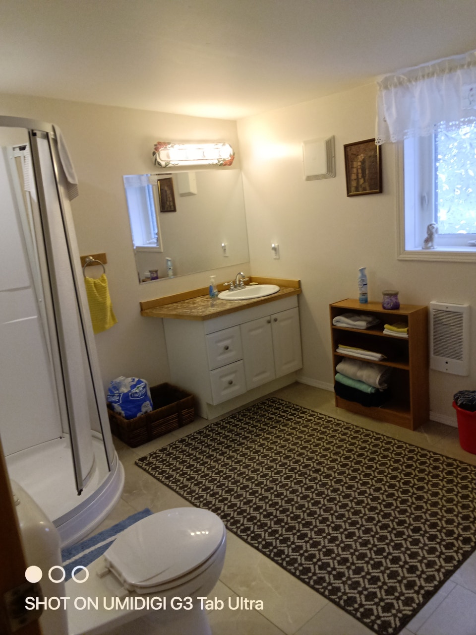 Cabin for rent, furnished, Marsh Lake 3