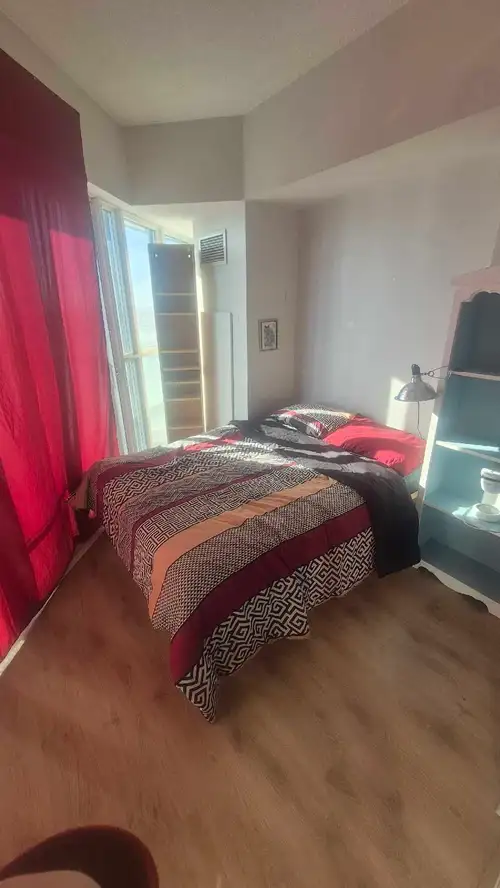 A room in 50 Absolute - Marlyn Monroe Towers - THIS IS 1 ROOM FOR 1 PERSON looking for March 1st. or...