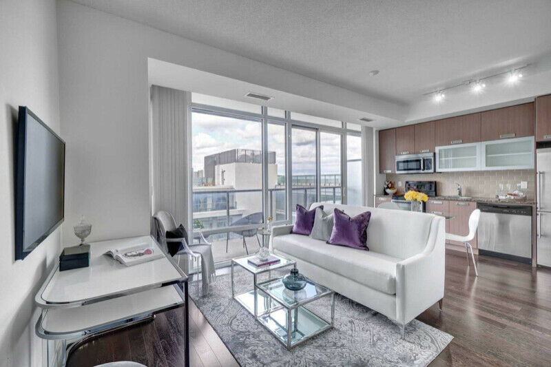 Waterfront condo w/parking,locker - $2425 4
