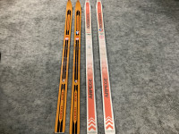 Skis alpins de marque Rossignol (2 paires)