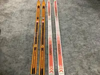 Skis alpins de marque Rossignol (2 paires)
