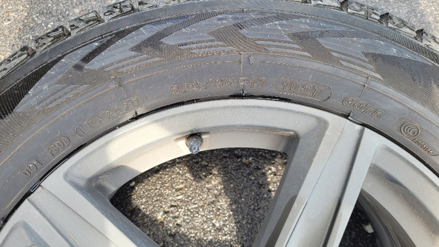 235/60R17 Yokohama iceguard G075 102T Winter tires on alloy rims in Tires & Rims in Ottawa - Image 2