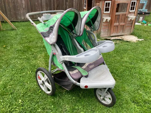 double stroller in Strollers, Carriers & Car Seats in Mississauga / Peel Region - Image 4