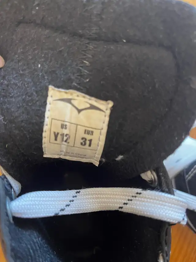 Skates kids - size 12 in Skates & Blades in City of Toronto - Image 3