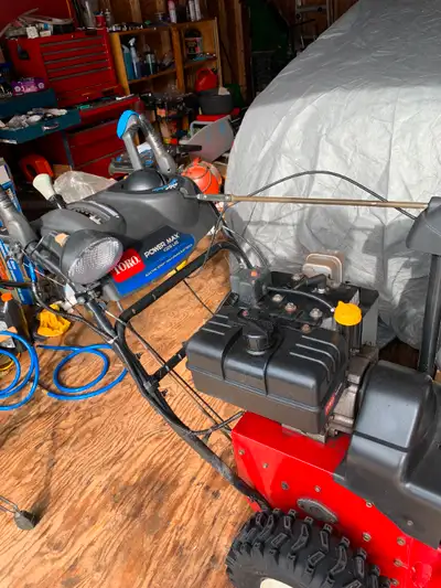 Toro Snowblower, 10 28 Electric and manual start. Works great and starts first pull. Asking $600 Ole...