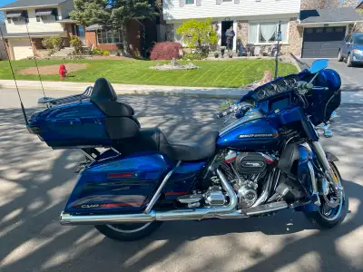 Feast your eyes on this stunning, low-mileage 2020 Harley Davidson CVO Limited, a true gem with only...