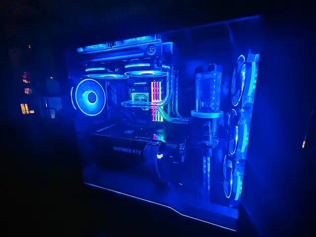 RTX 3080 Custom Water-Cooled Gaming PC in Desktop Computers in City of Toronto - Image 4