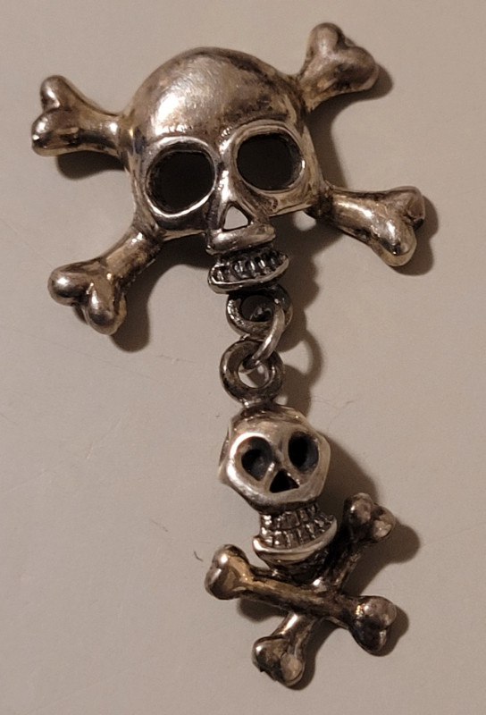 Vintage Rare Sterling Silver Double Skull & Crossbones Pendant in Arts & Collectibles in Oshawa / Durham Region