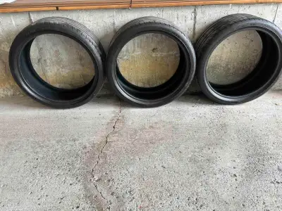 3 very good tires, only $100 each Two are 275/30R20, One is 245/35R20 Off a BMW 540 approx 25000Kms...