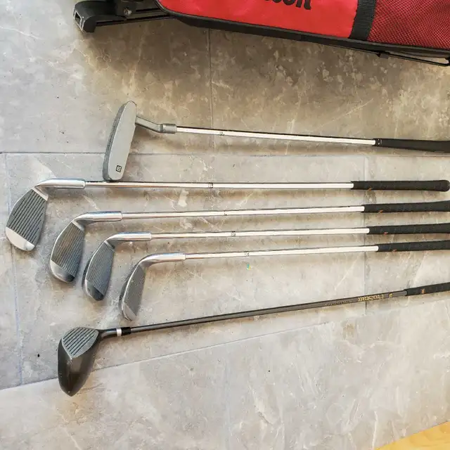Jr. / Kida WILSON PRO STAFF Golf Clubs with Stand Bag in Golf in Barrie - Image 5