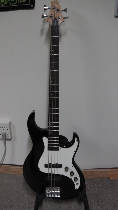Samick Fairlane 4 string bass, View more