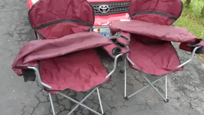 2 Red ones with cupholders and arms and 1 blue with no cup holders . All 3 have a carry strap. Mesh...