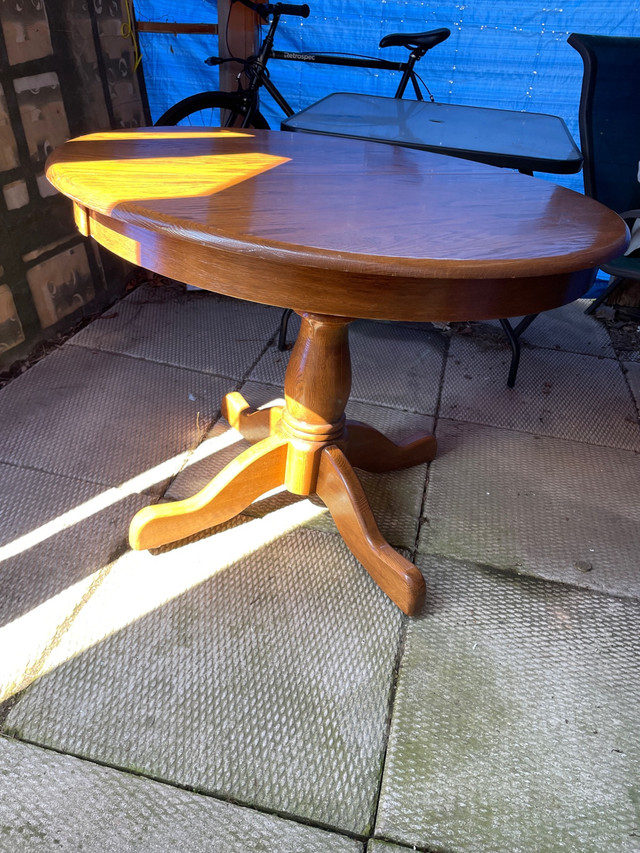 Solid wood round table in Coffee Tables in London