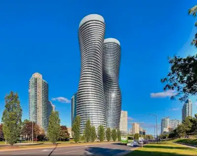 2 + Den, 2 full washroom, with breathtaking view for rent