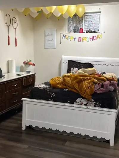 One master bedroom available for rent near sheridan college (8min walk )1min walking distance to bus...
